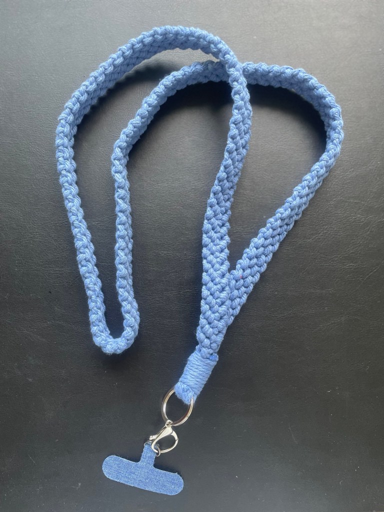 makramé
mobil rem
makramé nyckelband
nyckelband