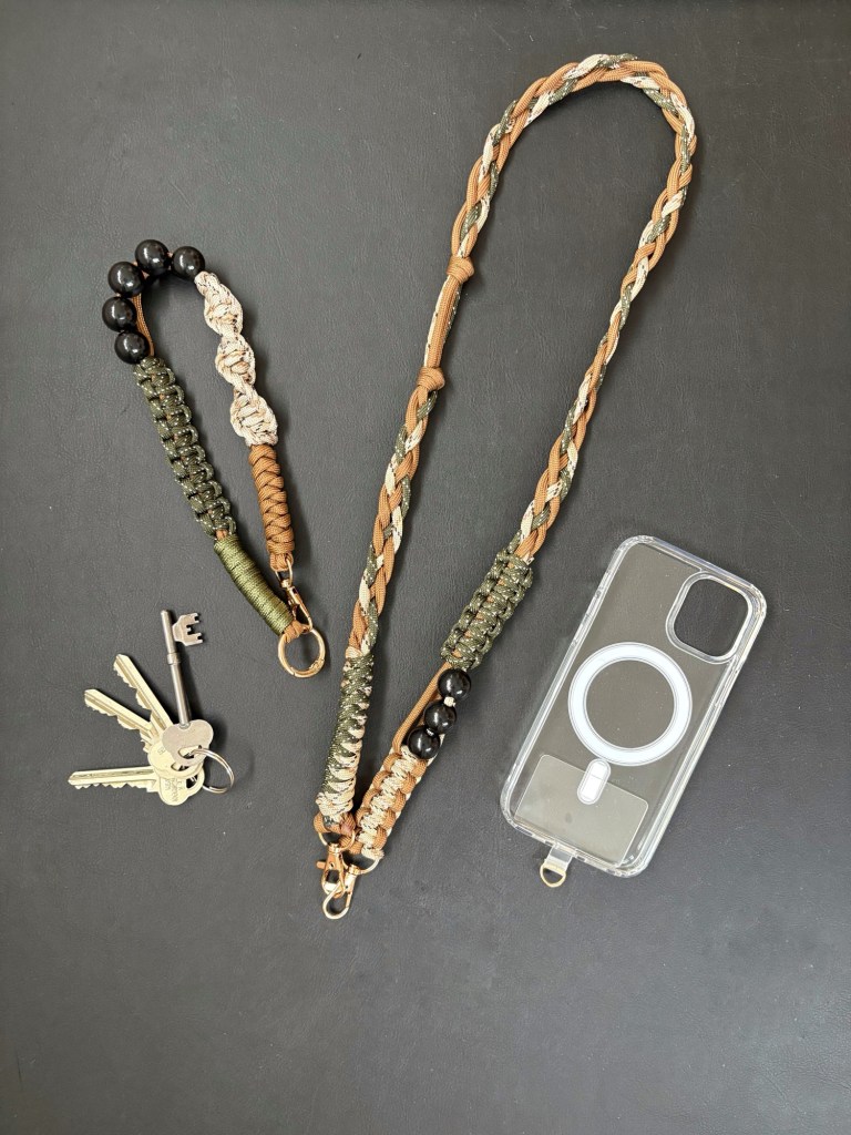 Makramé
mobil rem
makramé nyckelband